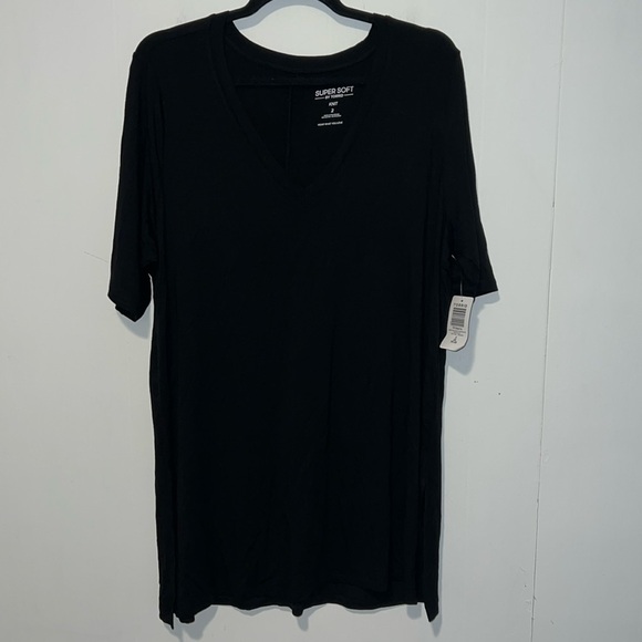 NWT Super Soft by Torrid Favorite Tunic Vneck Side Slit Deep Black Short Sleeve - Picture 1 of 7